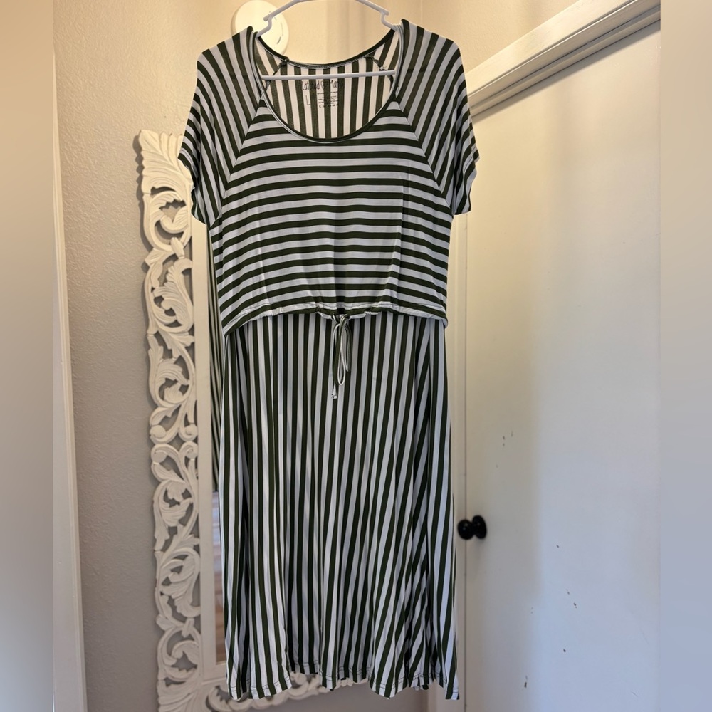 Latched Mama Mermaids Drawstring Nursing Dress